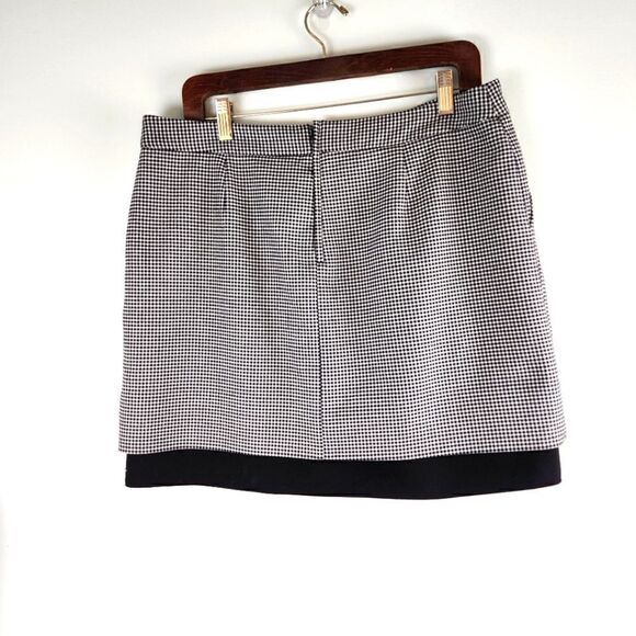 VINCE CAMUTO BLACK AND WHITE PLEATED HOUNDSTOOTH SKIRT PLUS SIZE 14 - Picture 5 of 6